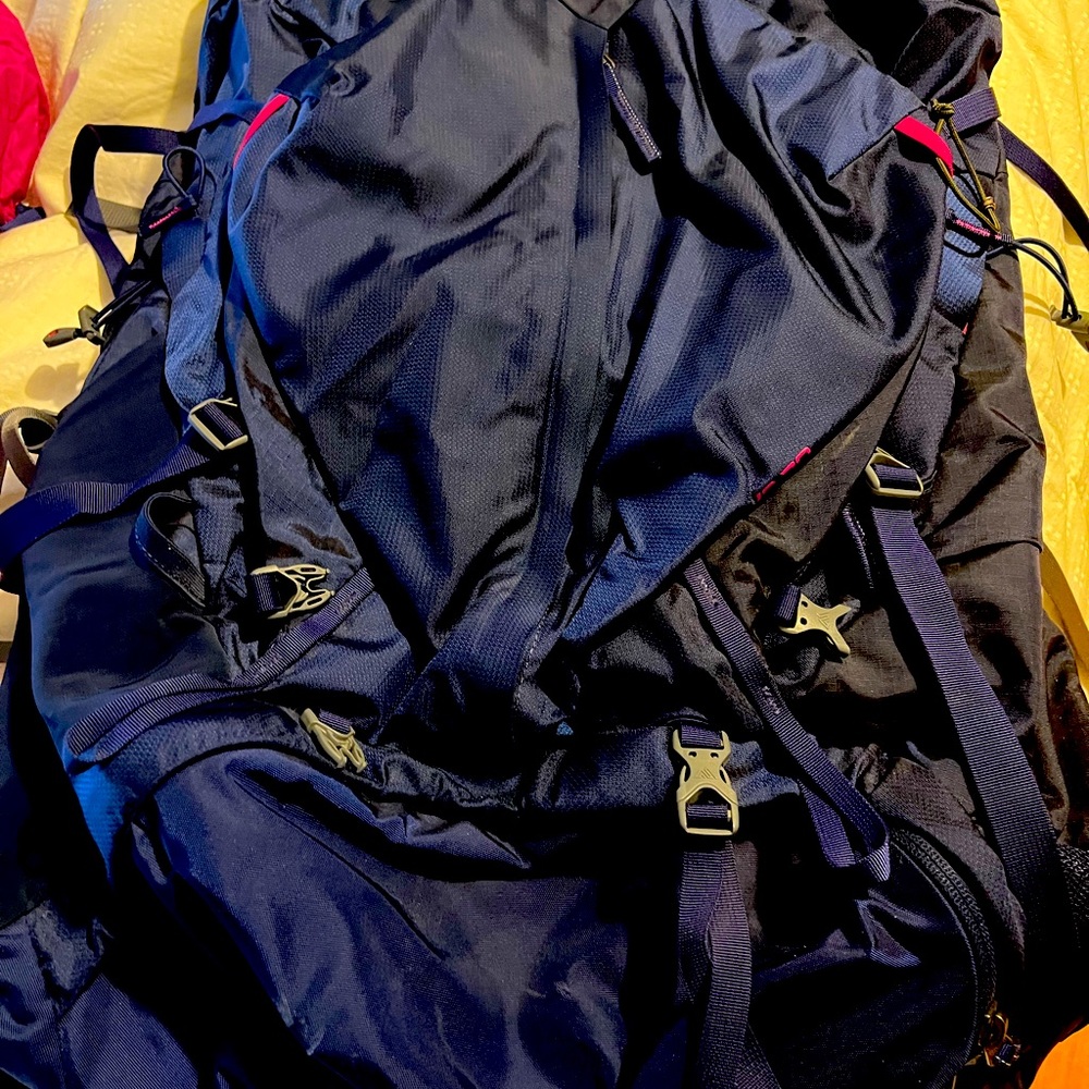 Deva 70 REI backpack with rain cover